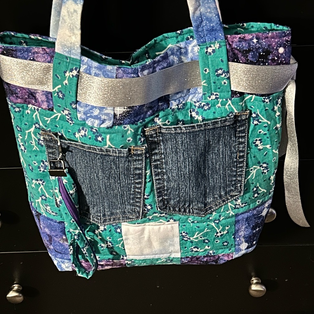 Floral Patchwork Tote Bag with Denim Accents - Picture 4 of 5